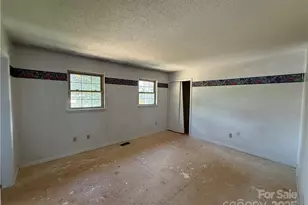 1824 Chrosaro Pl, Lenoir, NC 28645 - Photo 17