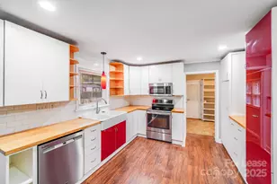 5600 Riviere Dr, Charlotte, NC 28211 - Photo 3