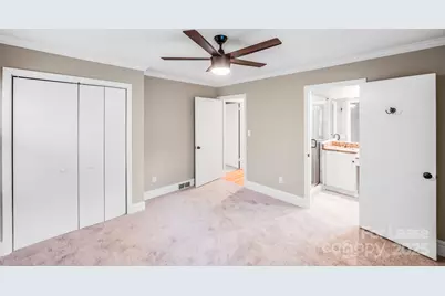 5600 Riviere Drive, Charlotte, NC 28211 - Photo 21