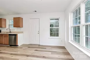 1215 McAllister Dr, Charlotte, NC 28216 - Photo 9