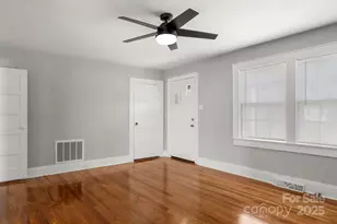 320 S Oakwood Dr, Statesville, NC 28677 - Photo 5