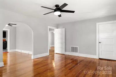 320 S Oakwood Drive, Statesville, NC 28677 - Photo 9