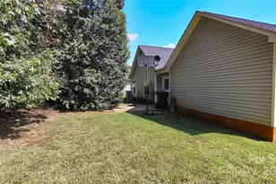 160 Tarrington Dr, Statesville, NC 28625 - Photo 19