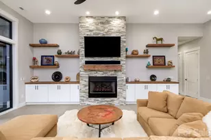 422 Ascension Vly, Horse Shoe, NC 28742 - Photo 11