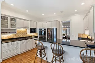 318 S Laurel Ave, Charlotte, NC 28207 - Photo 9