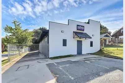 2820 L D Parker Drive, Charlotte, NC 28206 - Photo 3