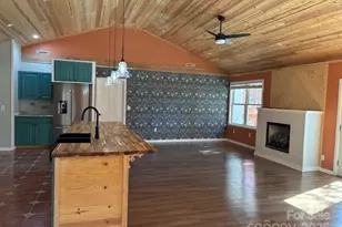 28 Wake St, Waynesville, NC 28786 - Photo 3