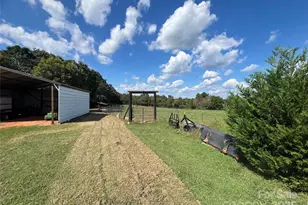 1301 Double Springs Church Rd, Shelby, NC 28150 - Photo 35