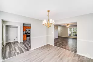 836 Almora Dr, Charlotte, NC 28216 - Photo 7