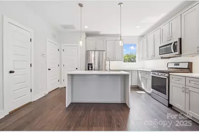 423 Coxe Avenue, Charlotte, NC 28208 - Photo 9