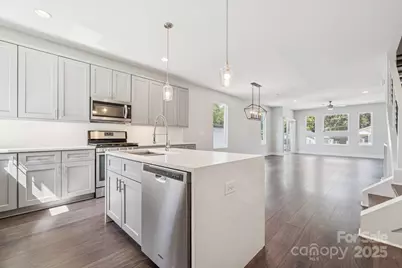 423 Coxe Avenue, Charlotte, NC 28208 - Photo 11