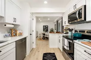 1635 Merry Oaks Rd, Charlotte, NC 28205 - Photo 9