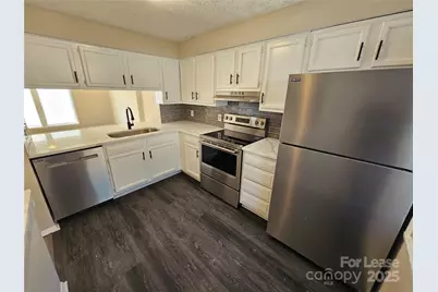 9445 Lexington Circle #D, Charlotte, NC 28213 - Photo 5