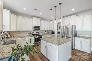 559 Daventry Ct, Clover, SC 29710 - Photo 7