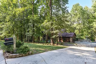 9526 Goldsmith Ln, Mint Hill, NC 28227 - Photo 5