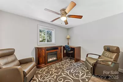 425 Lyndhurst Drive, Hendersonville, NC 28791 - Photo 19