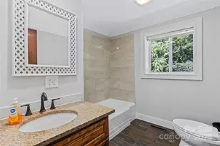 425 Lyndhurst Dr, Hendersonville, NC 28791 - Photo 5