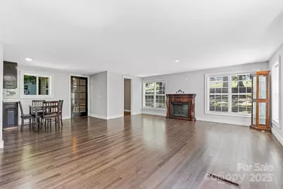 425 Lyndhurst Drive, Hendersonville, NC 28791 - Photo 11