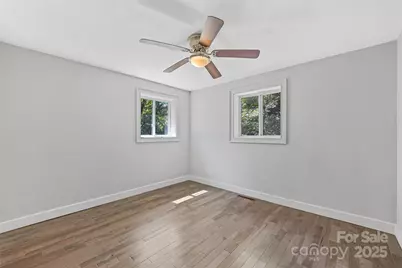 425 Lyndhurst Drive, Hendersonville, NC 28791 - Photo 17