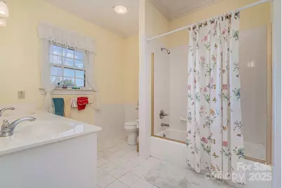 640 40th Avenue Lane NW, Hickory, NC 28601 - Photo 25