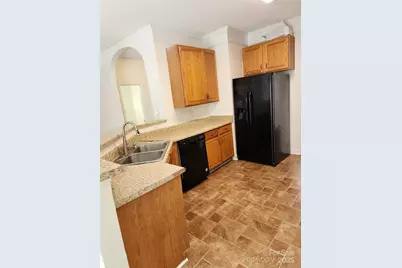 11412 Leigh Glen Circle, Charlotte, NC 28269 - Photo 5