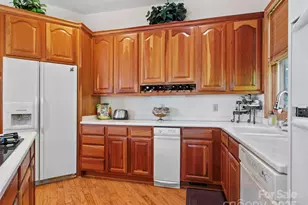 101 Spring Rock Rd, Burnsville, NC 28714 - Photo 11