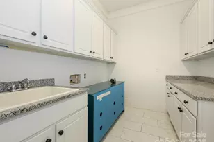 633 Ideal Way, Charlotte, NC 28203 - Photo 21