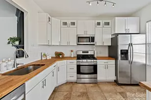 14130 Fitzroy Ln, Charlotte, NC 28277 - Photo 9