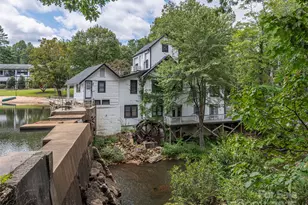 1150 W Blue Ridge Rd, Flat Rock, NC 28731 - Photo 13