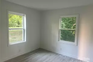 621 E Sharpe St, Statesville, NC 28677 - Photo 9