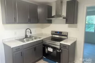 621 E Sharpe St, Statesville, NC 28677 - Photo 7