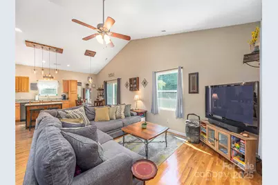 26 Azalea Drive, Clyde, NC 28721 - Photo 9