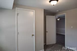 340 Hollis Rd, Charlotte, NC 28209 - Photo 15