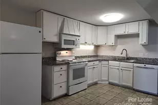 340 Hollis Rd, Charlotte, NC 28209 - Photo 5