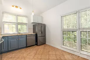 10024 Avon Farm Ln, Charlotte, NC 28269 - Photo 7