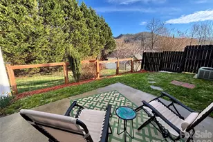 102 Kerlee St, Black Mountain, NC 28711 - Photo 3