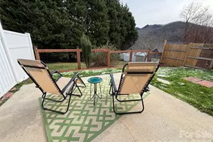 102 Kerlee St, Black Mountain, NC 28711 - Photo 3