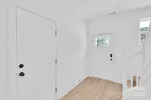 3549 Lake Rd, Charlotte, NC 28269 - Photo 7