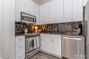 525 E 6th St, Charlotte, NC 28202 - Photo 5