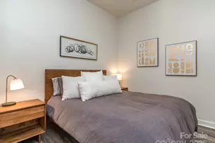 525 E 6th St, Charlotte, NC 28202 - Photo 13