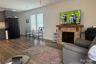 848 Lookout Dr, Spartanburg, SC 29306 - Photo 5