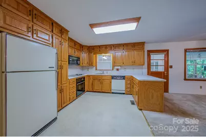 31 Jupiter Road, Weaverville, NC 28787 - Photo 5