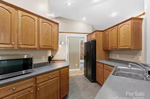 515 Pond Rd, Asheville, NC 28806 - Photo 15