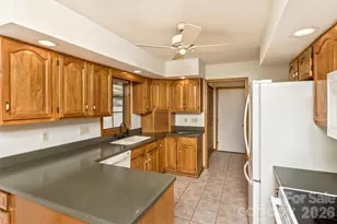 2431 W Cumming Woods Ln, Hendersonville, NC 28739 - Photo 21