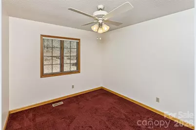 2431 W Cumming Woods Lane, Hendersonville, NC 28739 - Photo 33