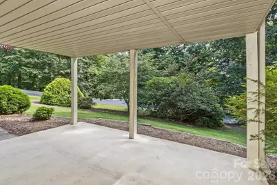 2431 W Cumming Woods Lane, Hendersonville, NC 28739 - Photo 7