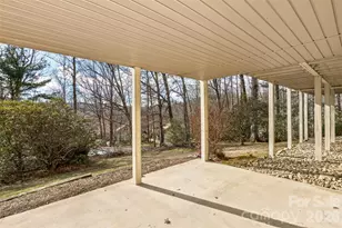2431 W Cumming Woods Ln, Hendersonville, NC 28739 - Photo 37