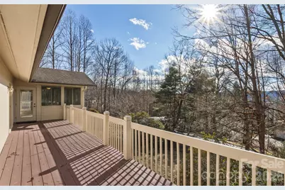 2431 W Cumming Woods Lane, Hendersonville, NC 28739 - Photo 5