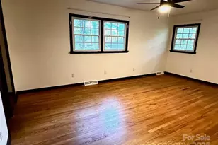 3238 Debbie Dr, Hendersonville, NC 28791 - Photo 13