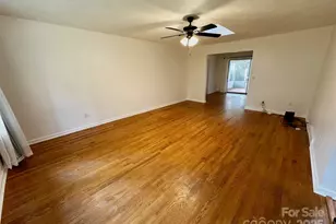 3238 Debbie Dr, Hendersonville, NC 28791 - Photo 5